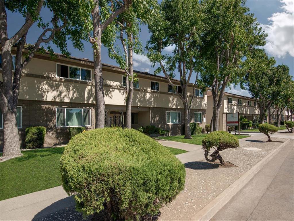 Hamilton Manor Apartments Image 6
