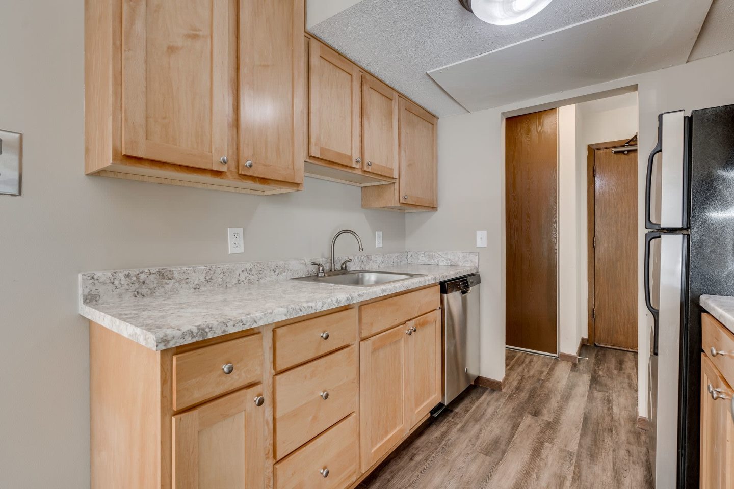 Shelard Village Apartments Image 19