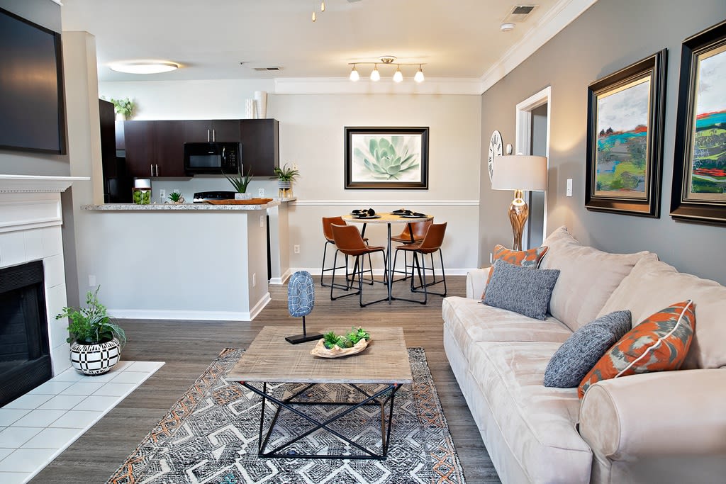 Southpoint Estate Apartments Image 5