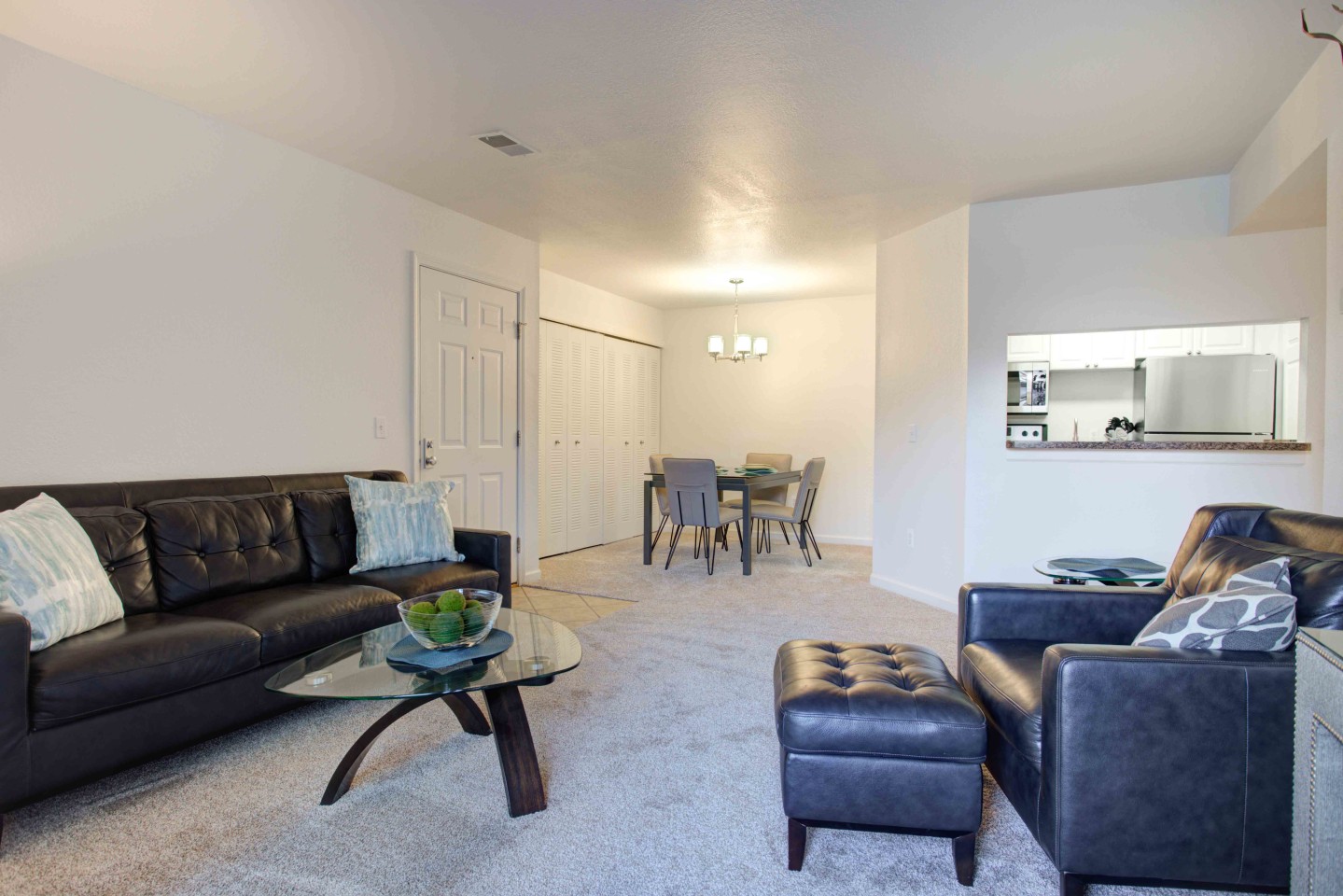 Pine Ridge Apartments Image 4