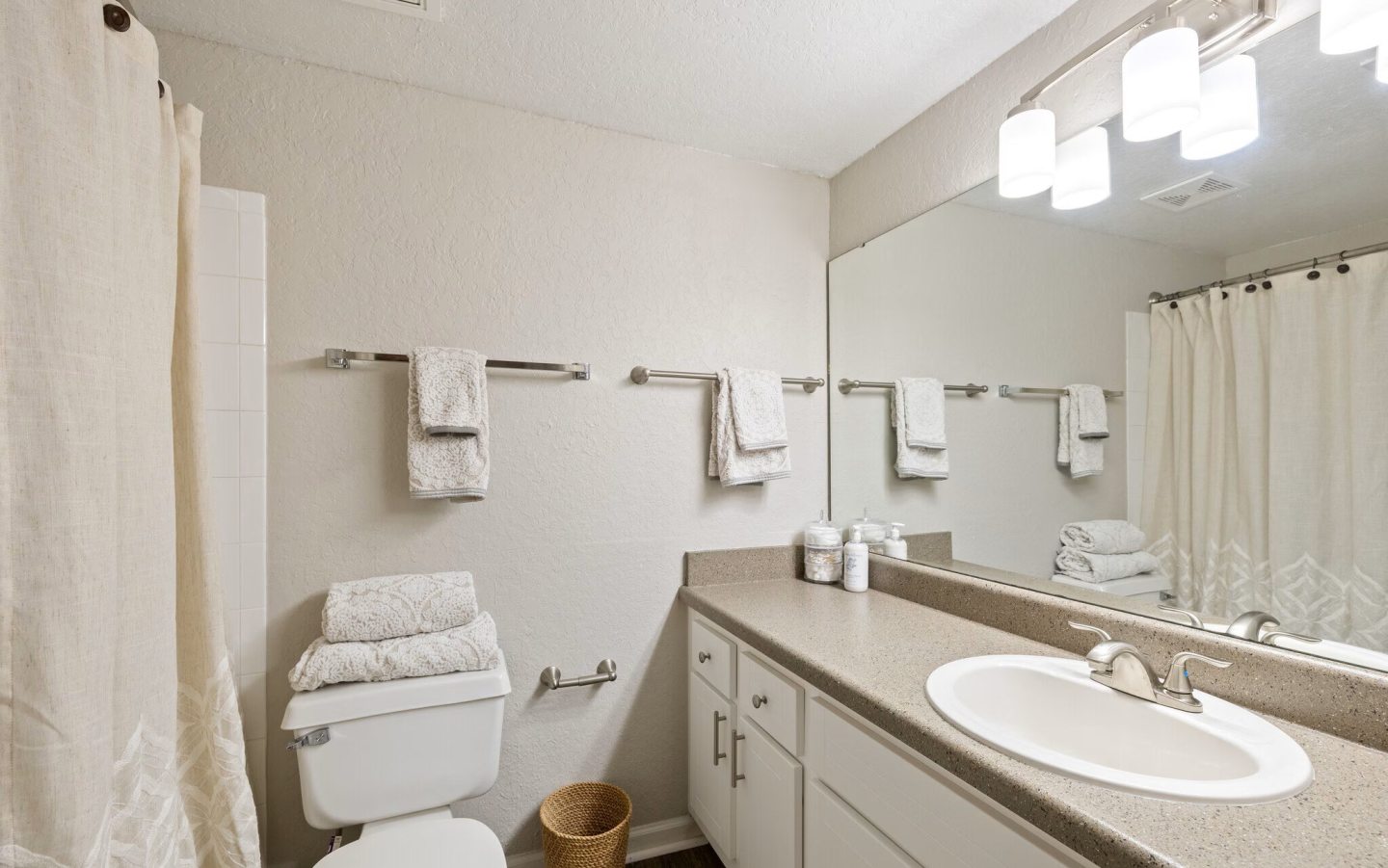 Jackson Square Apartments Image 15