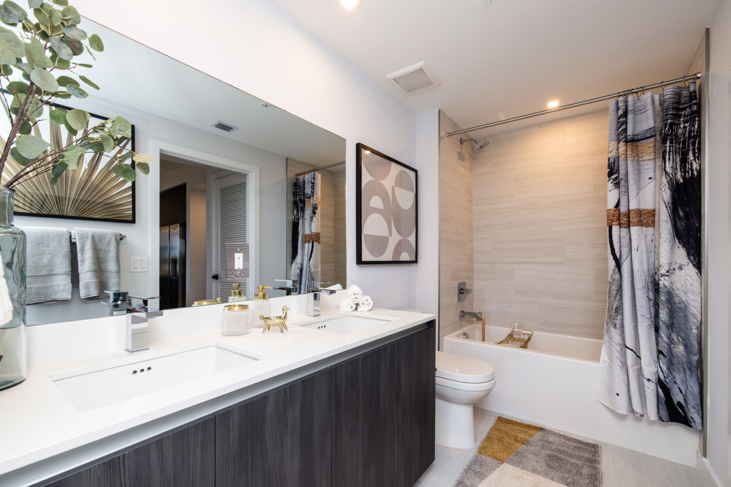 Oasis Pointe Residences Image 20