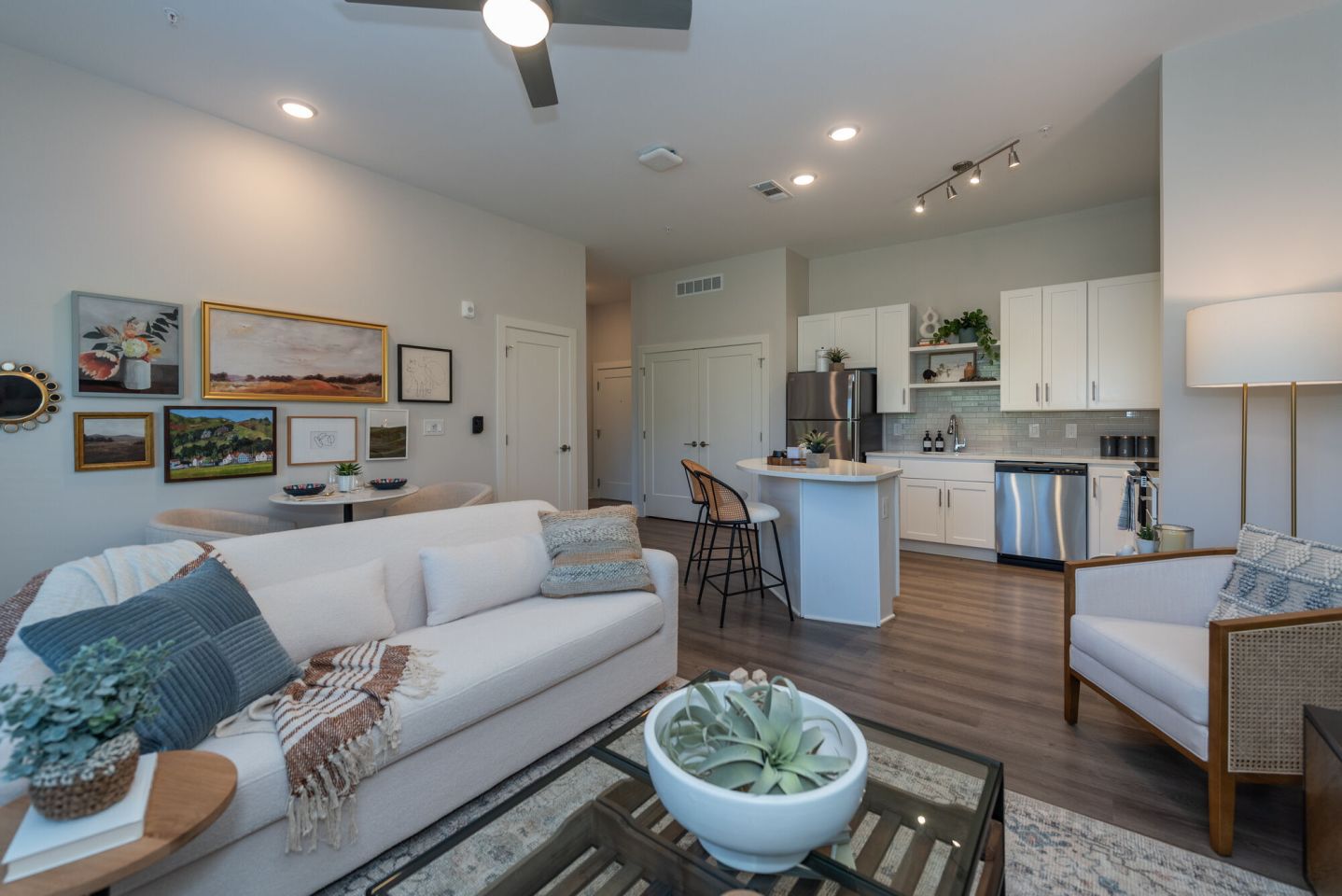 Acclaim at the Hill - Senior Living Image 5