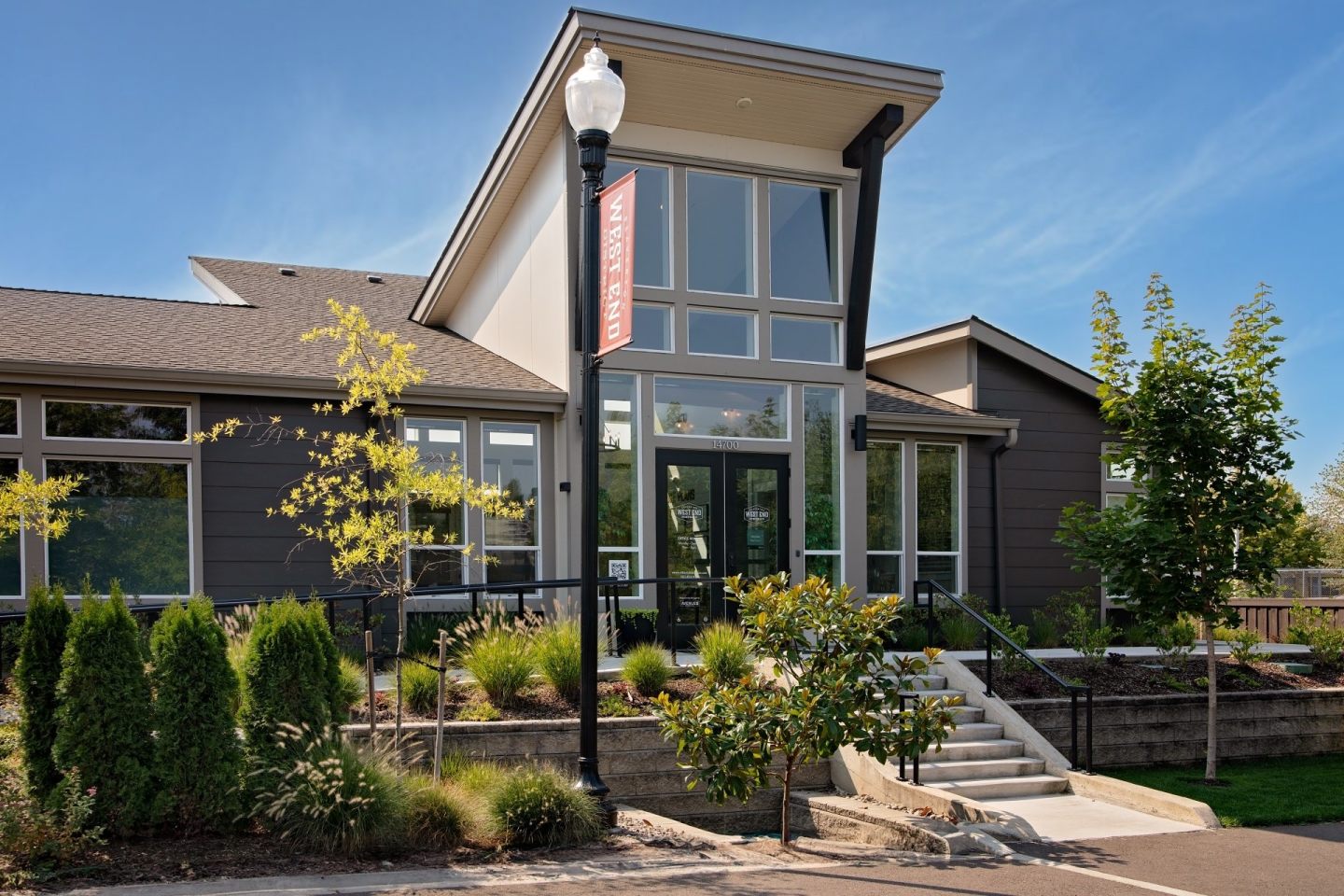 West End District Image 39