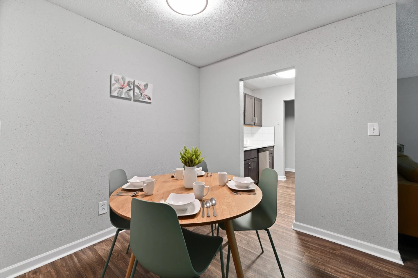 Premier Apartments Image 20
