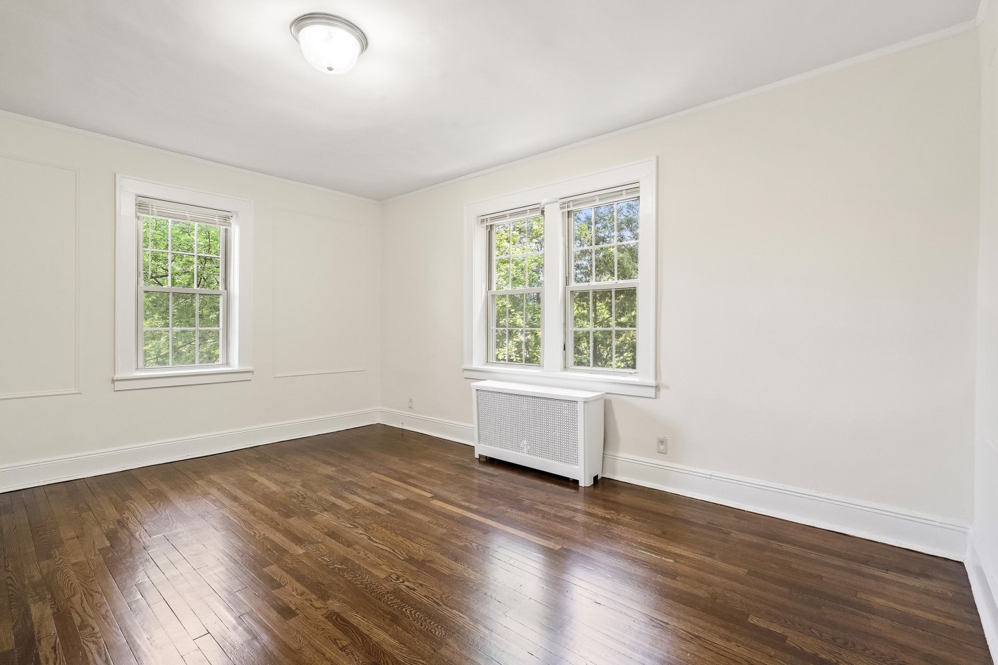 55 Monroe Place Apartments Image 2