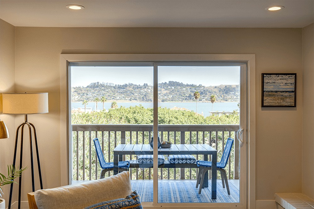 Harbor Point Waterfront Apartments Image 8