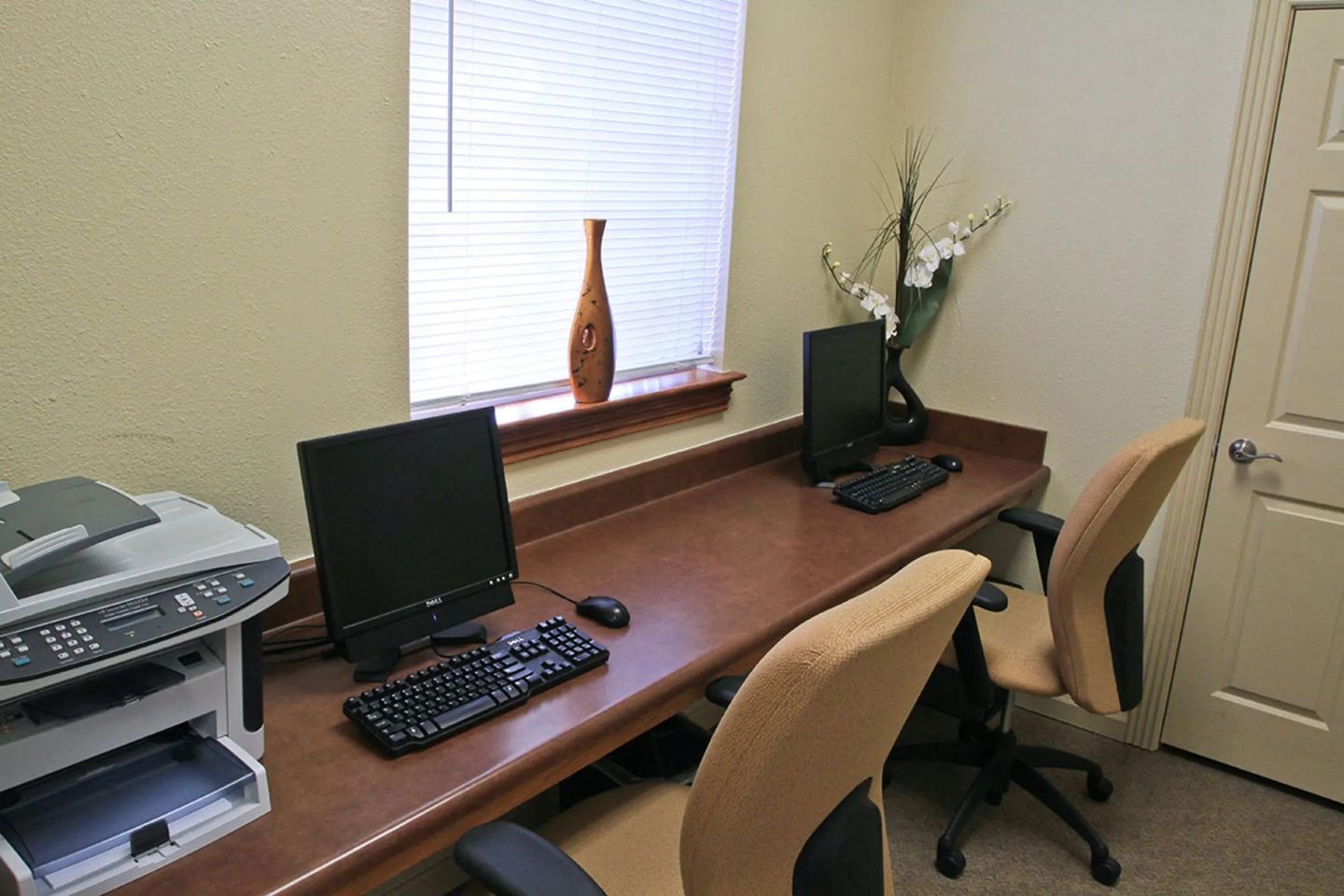 Senior Housing - North Greenbriar Image 14