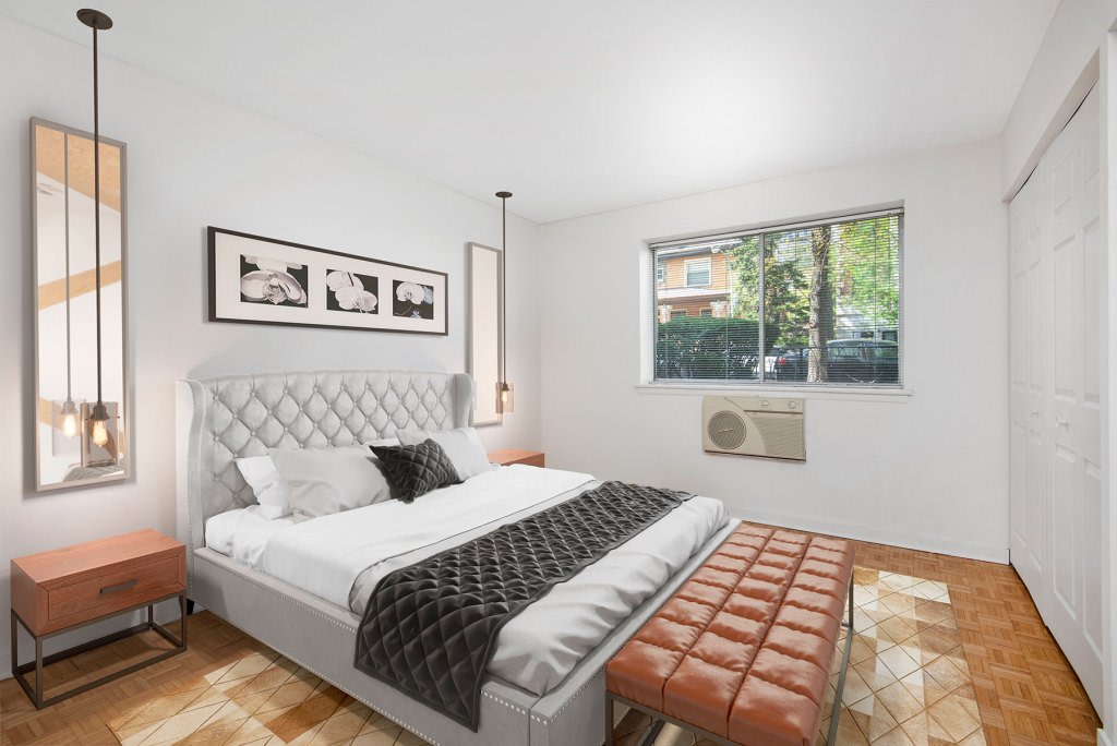 441 West Barry Image 3