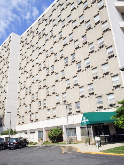 Rose Tower Apartments Image 6