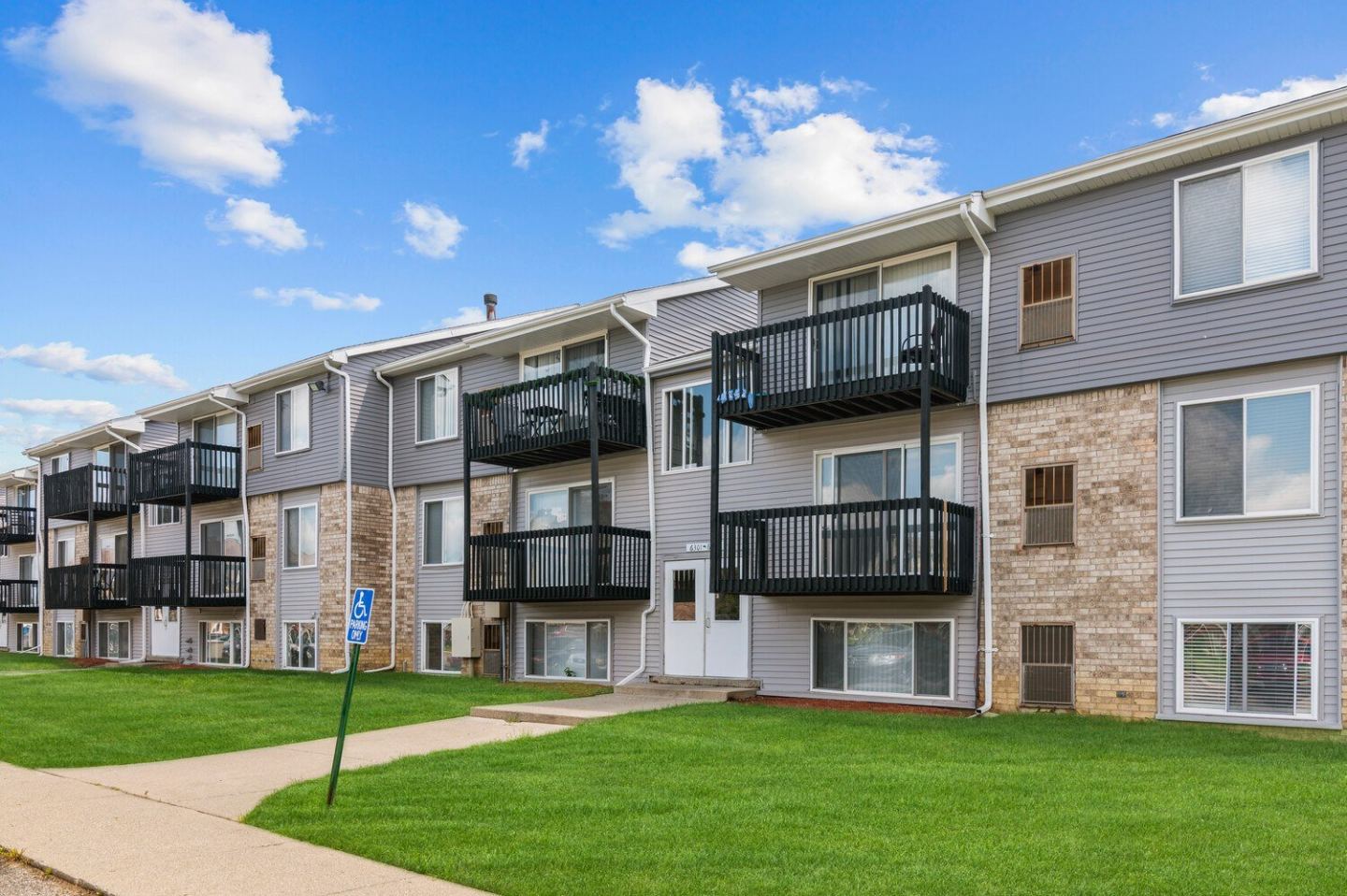 Residences at Grand Blanc Apartments Image 6