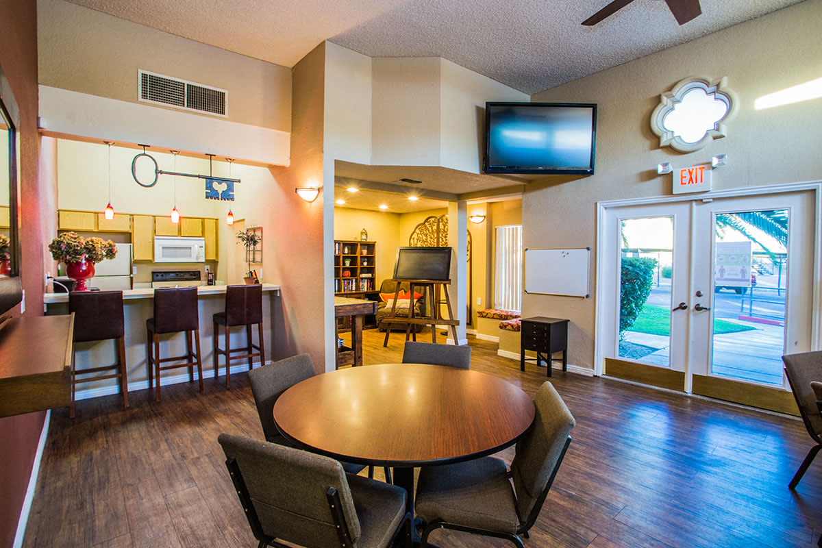 The Vistas Apartment Homes Image 10
