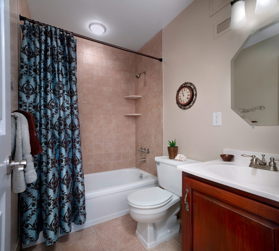 Chestnut House Image 15