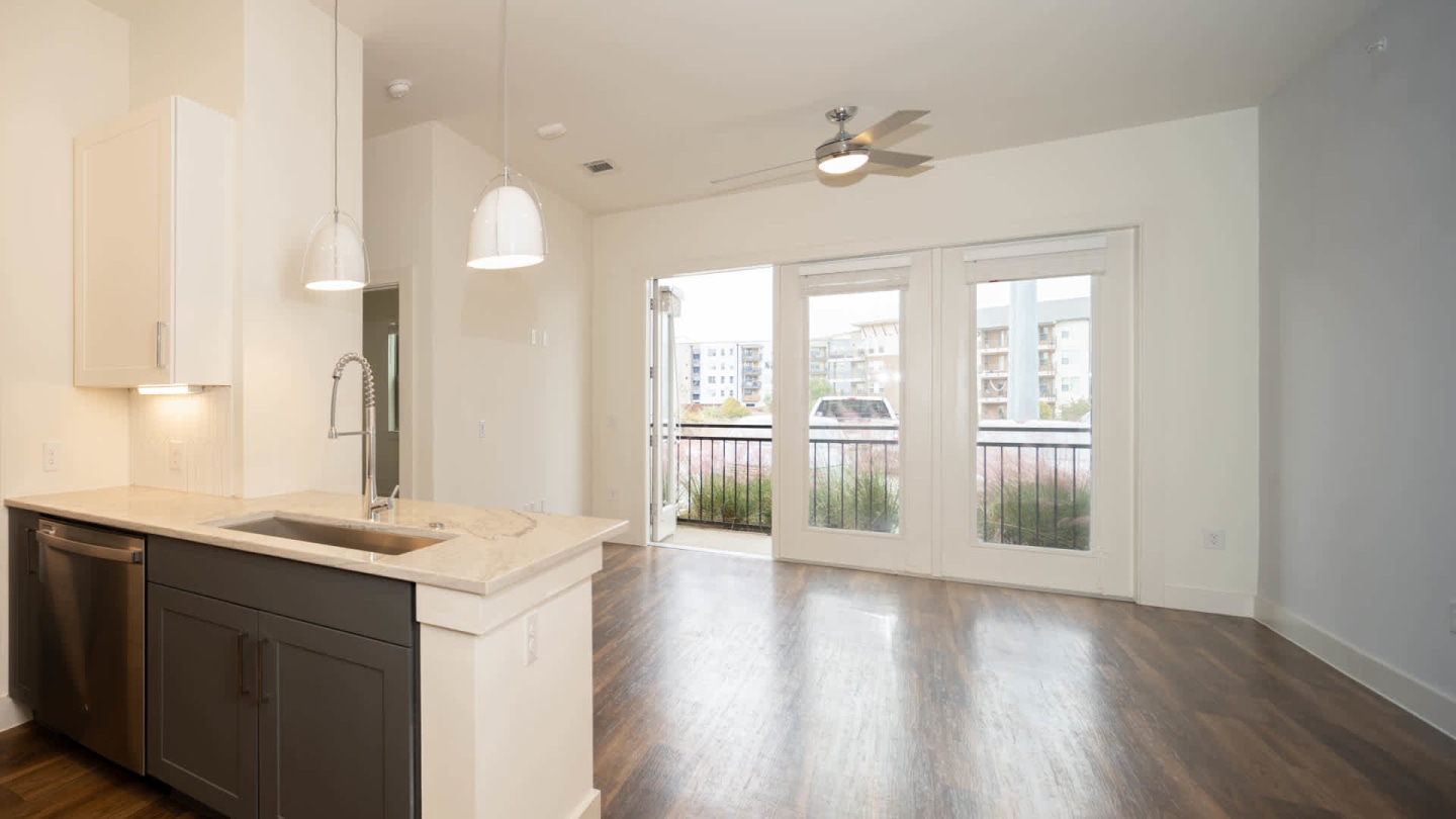 Olivian at the Realm Apartments Image 10