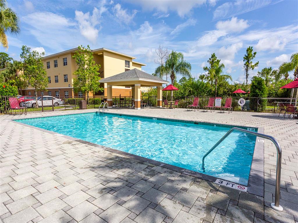 Heron Pond - 55+ Apartments Image 3