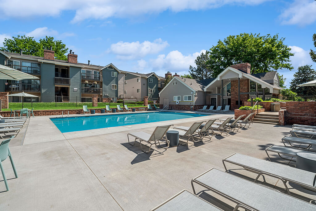 Rock Peak on Sunset Apartments Image 9
