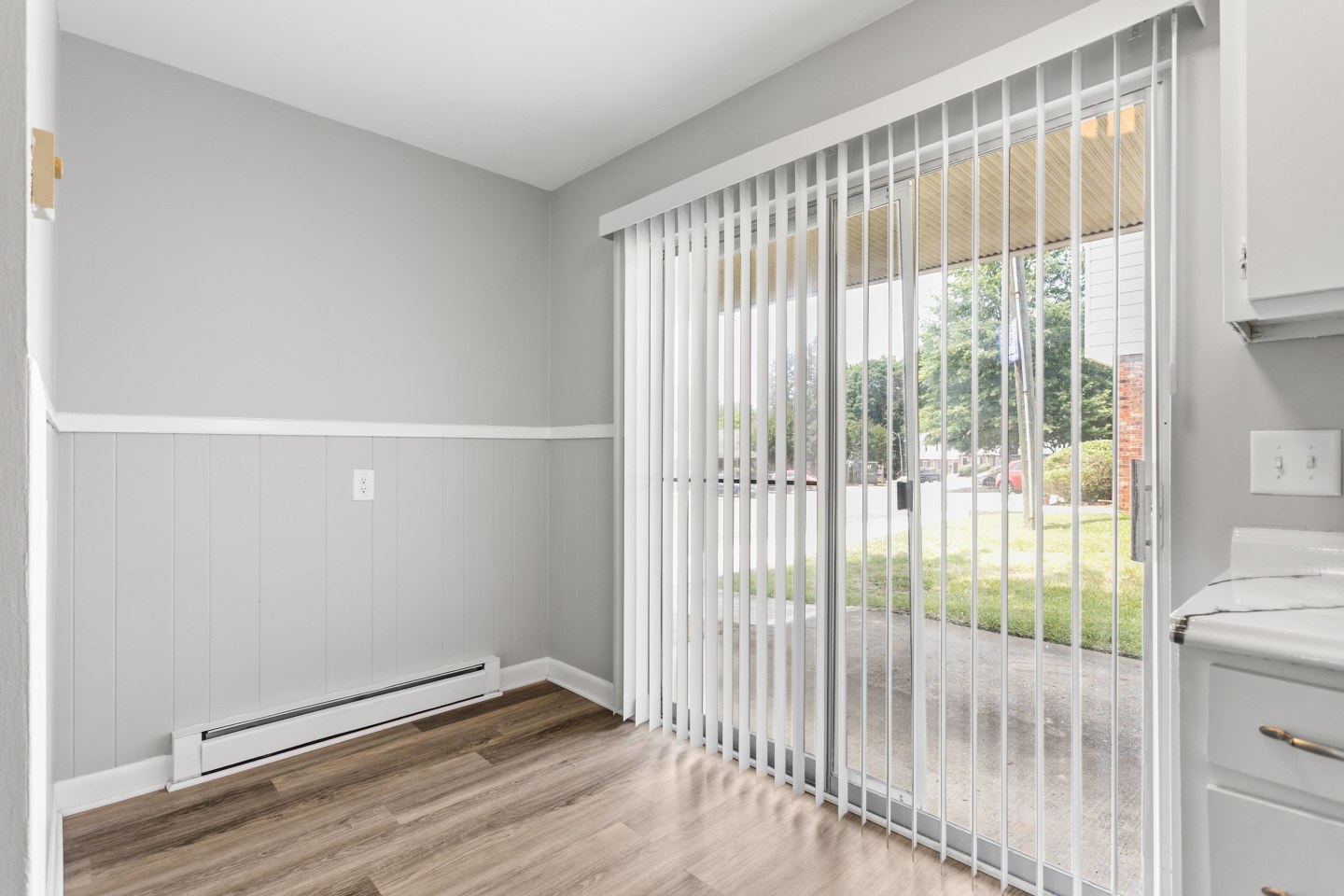 Meadowview Apartments and Townhomes Image 15