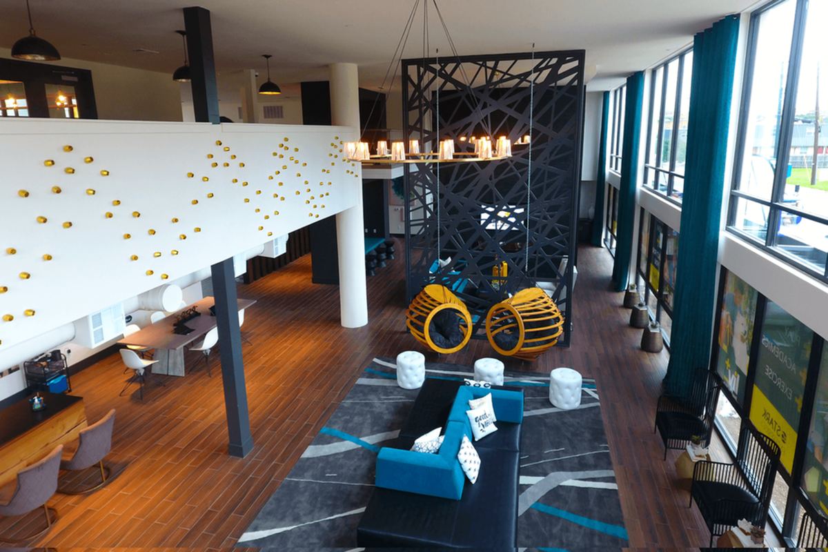 Liv+ Arlington - Student Housing Image 3