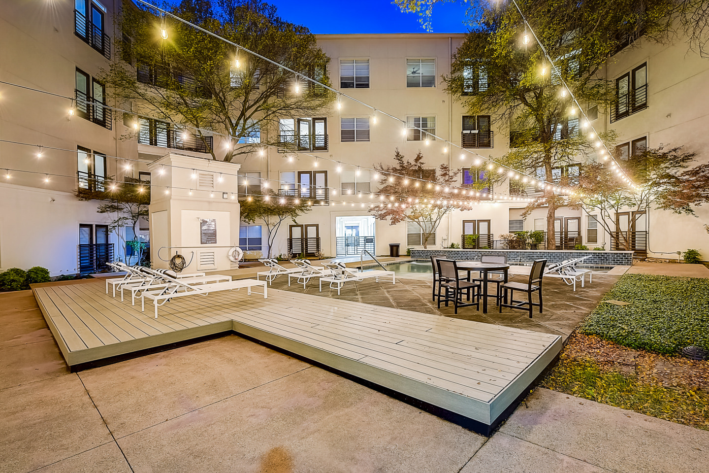 5 Mockingbird Image 61