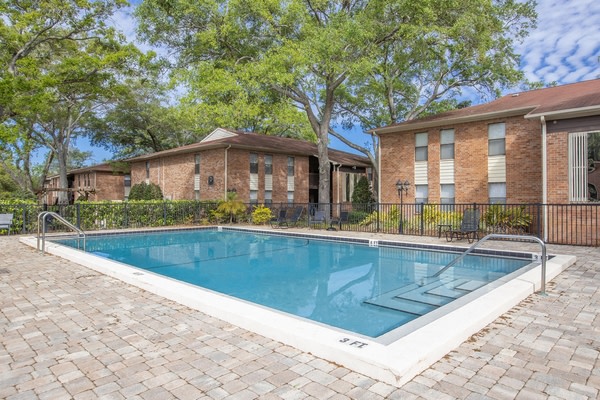 Coachman Club Apartments Image 1