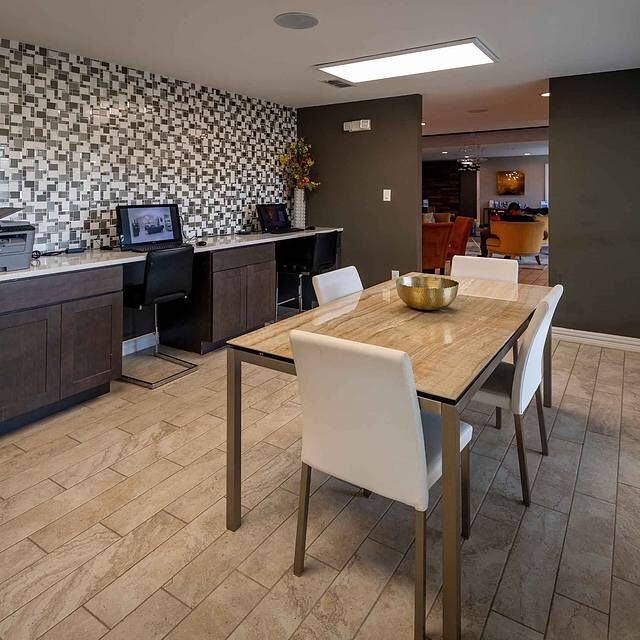 Park West Apartments Image 17