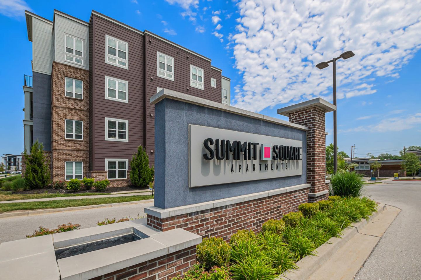 Summit Square Image 6