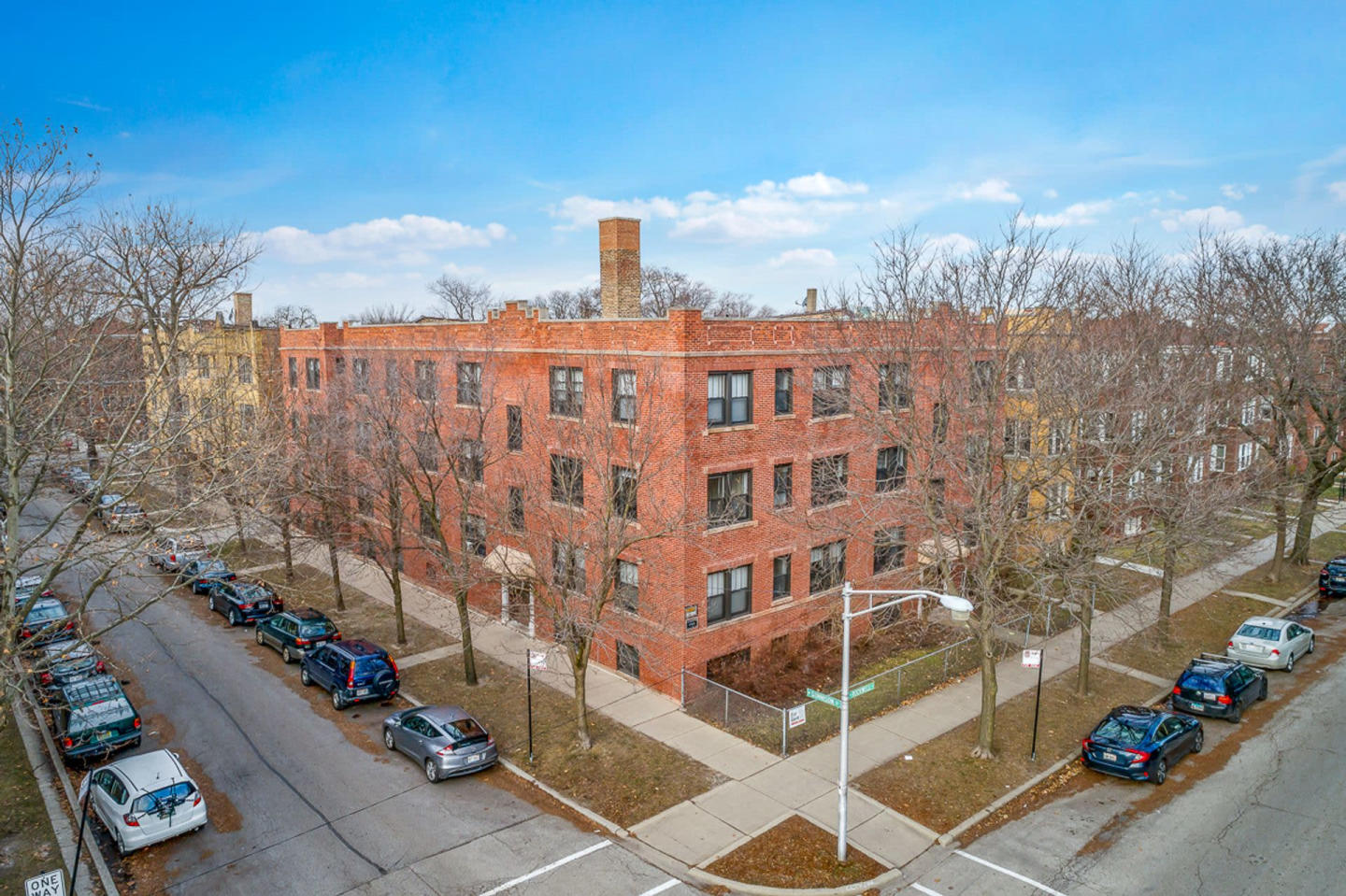 4844 N. Rockwell Apt. Image 2