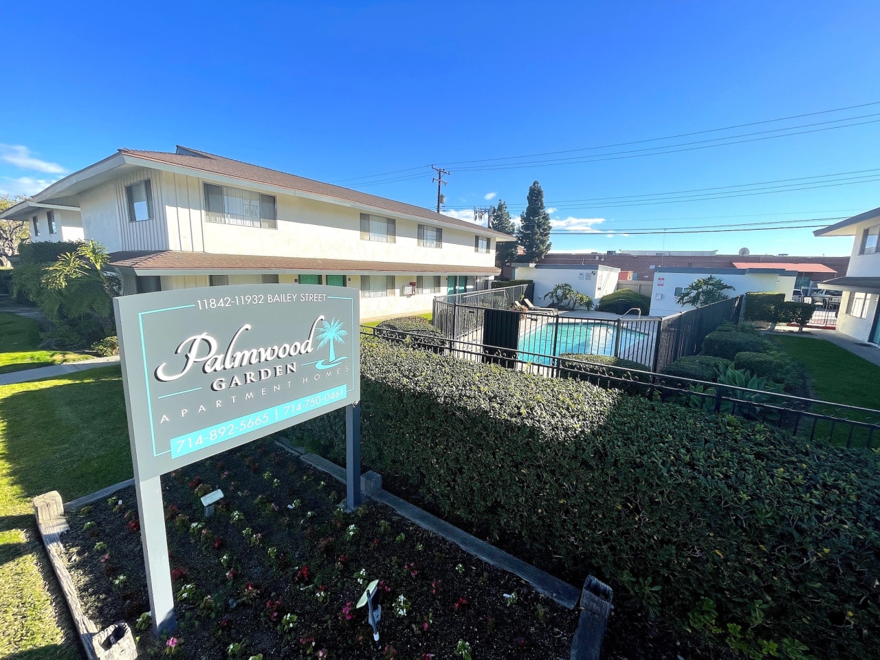 Palmwood Gardens Image 1