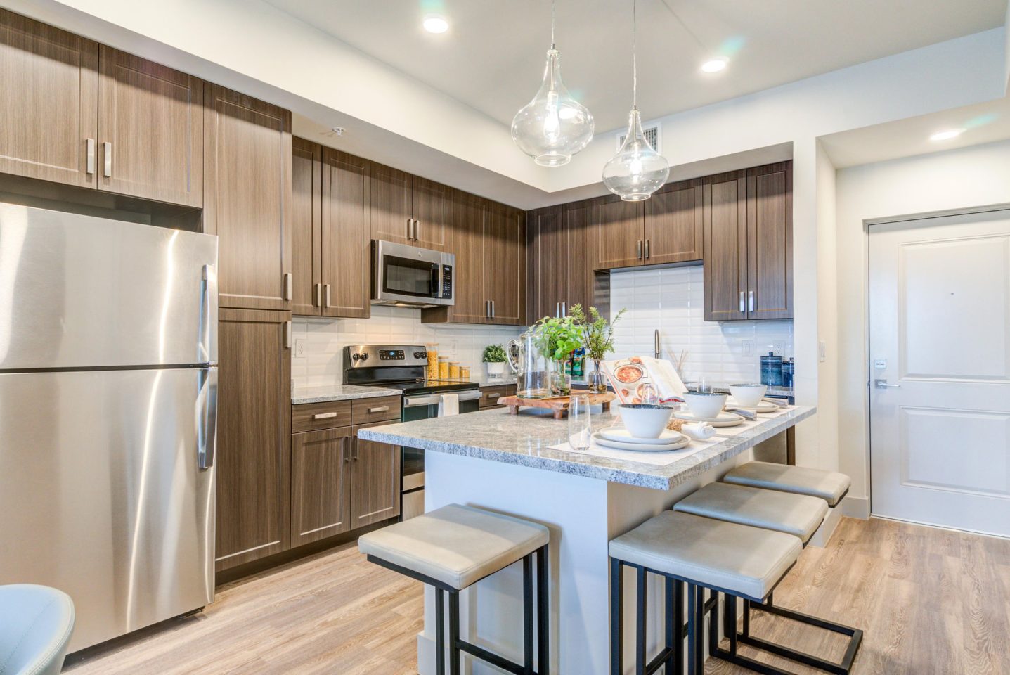 VIVE Modern Apartments Image 6