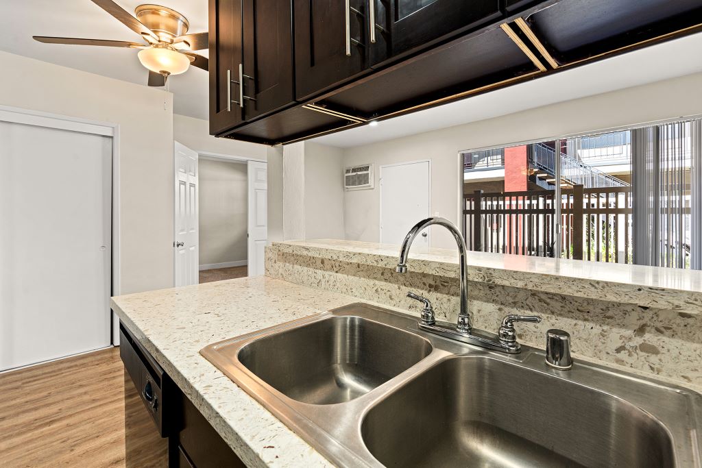 Riverside Apartments Image 4