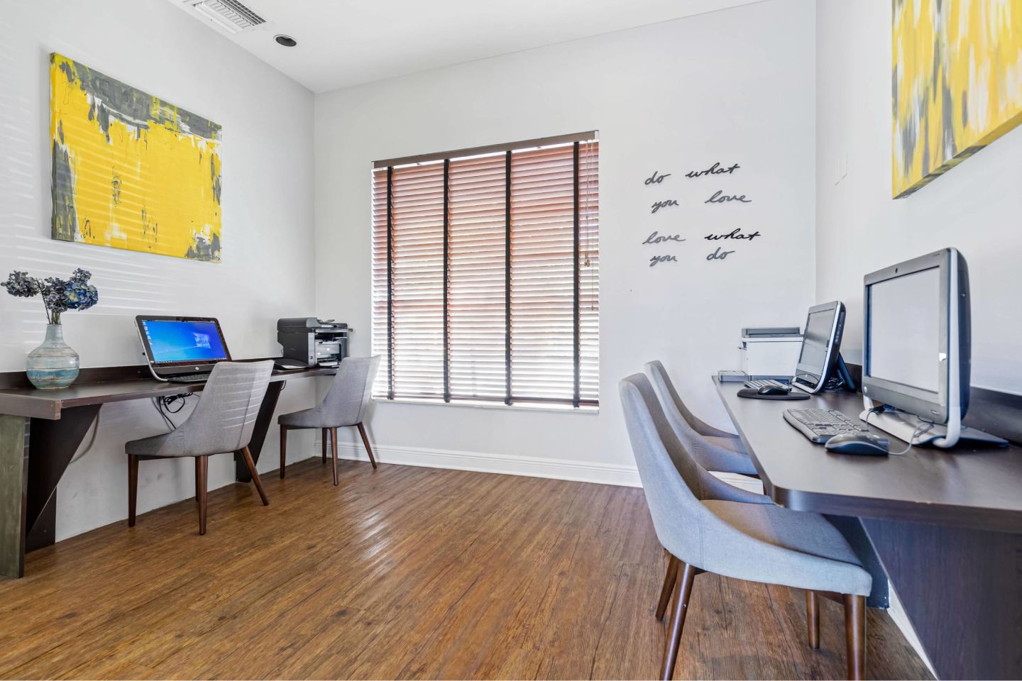 Sunset Gardens Apartments Image 16