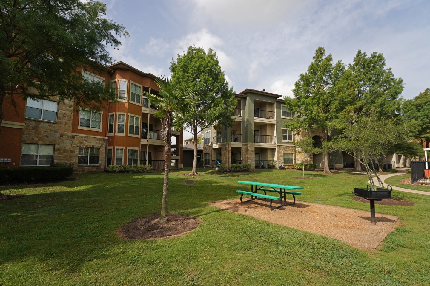 Residences at  Riverpark West Image 47