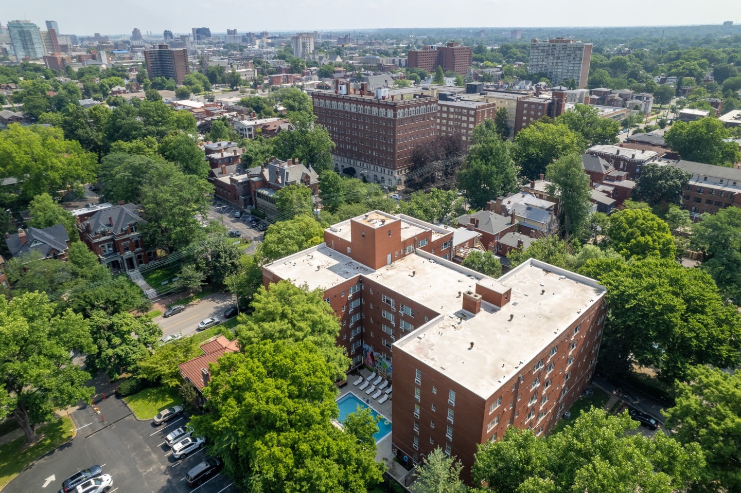 Park Chateau Apartments Image 25