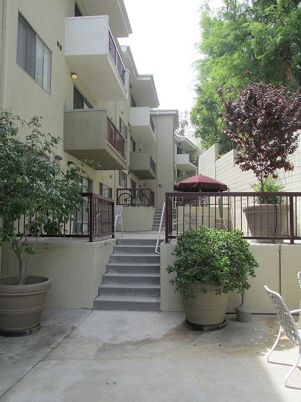 Los Feliz Summit Apartments Image 17