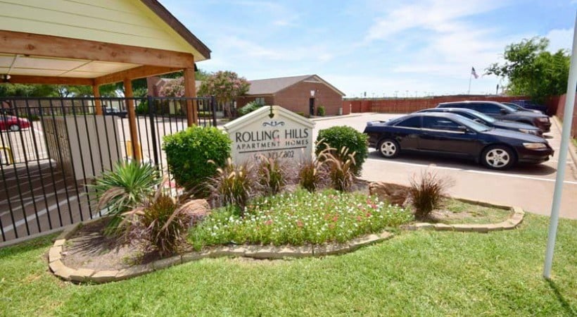 Rolling Hills Place Image 11