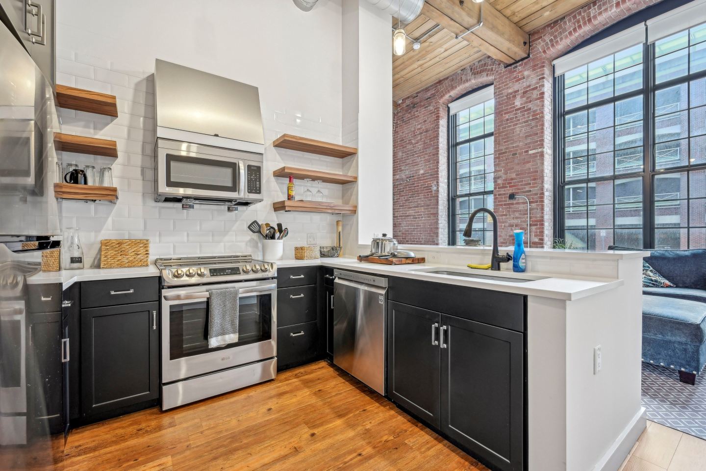 Riverwalk Apartments Image 16