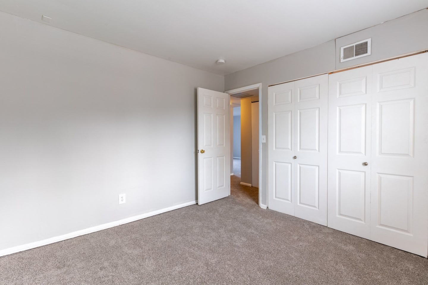 Olde Towne Apartments Image 25