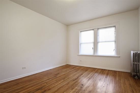6401 S Maplewood Ave Image 4