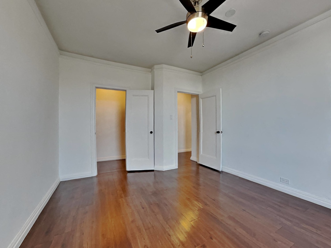 Wilshire Royale Apartments Image 15
