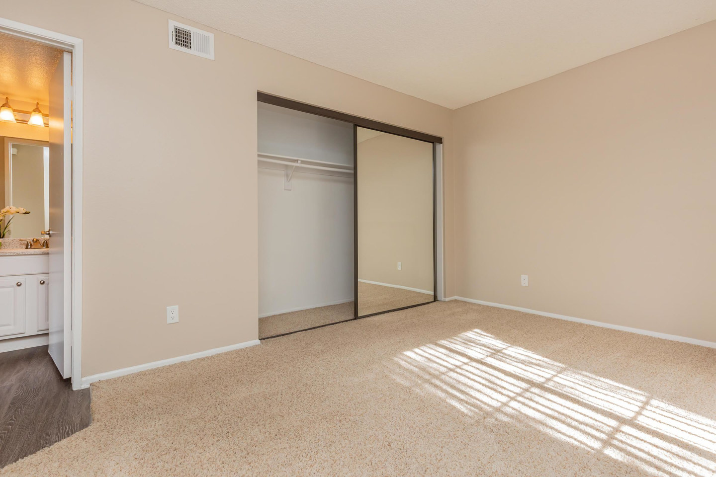 Oak Tree Court Image 36