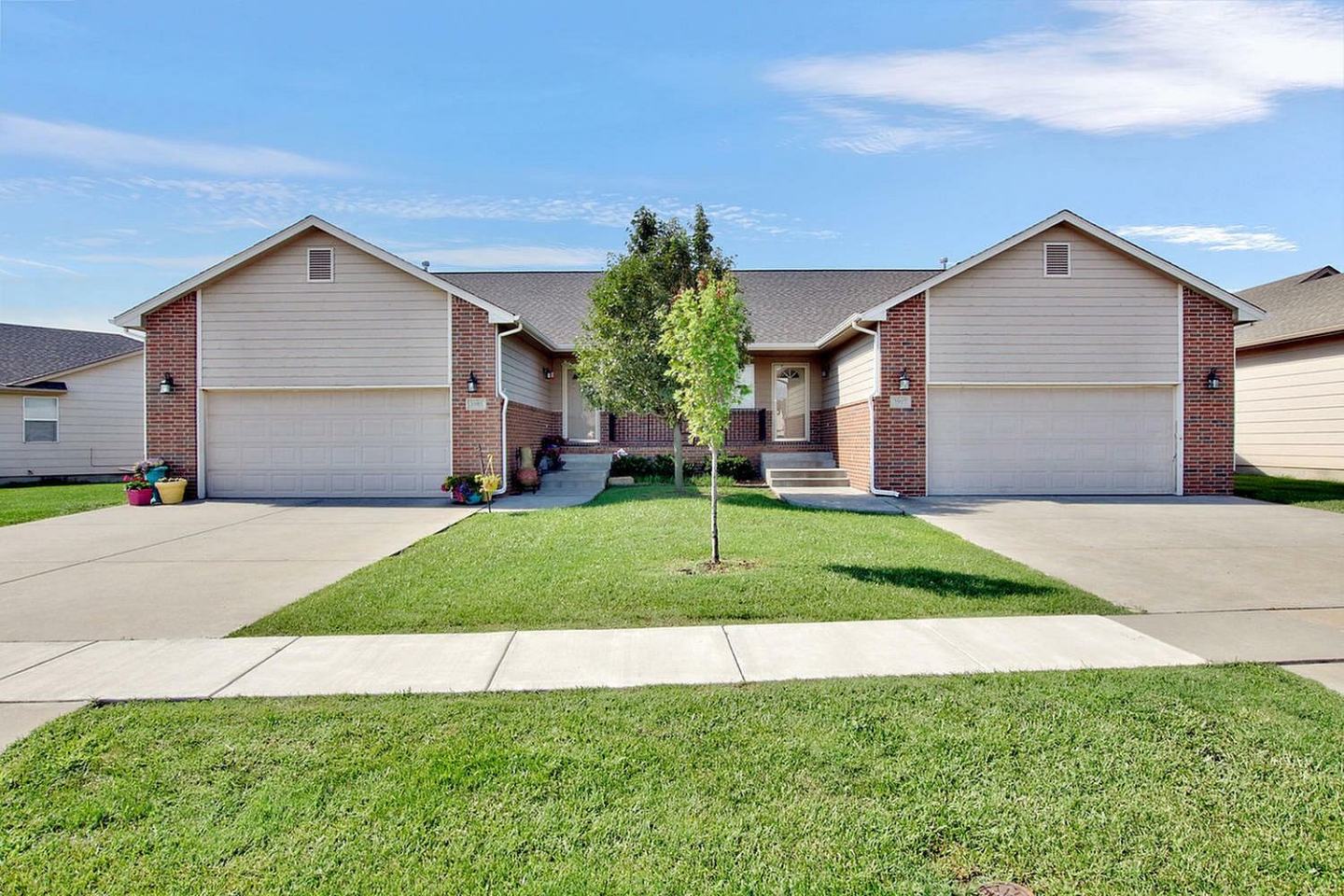 Lakeside Townhomes Image 2