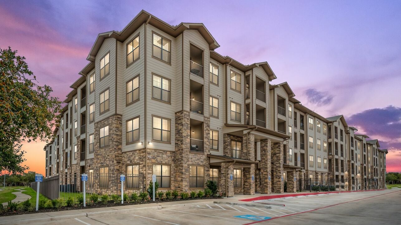 Waterside Village Image 8
