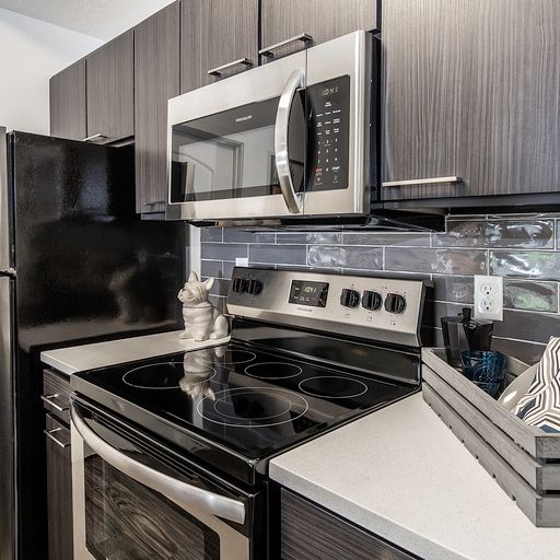 Wilshire Place Apartments Image 8
