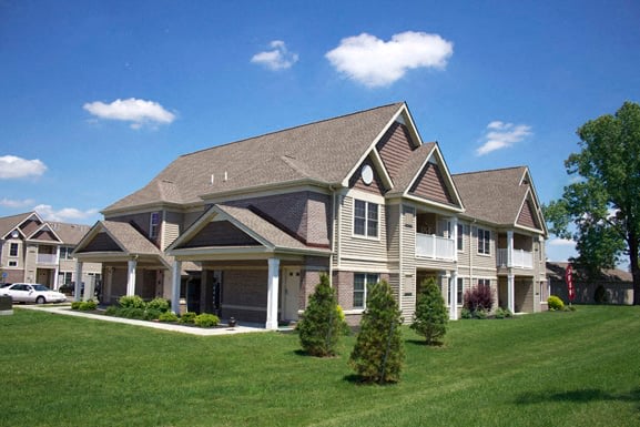 Deer Lakes Apartments Image 1