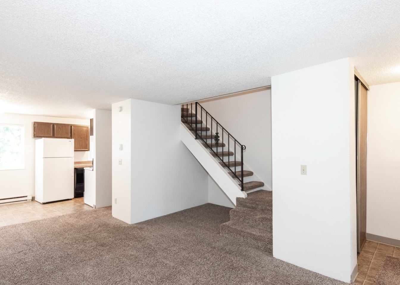 Hallmark Apartments Image 18