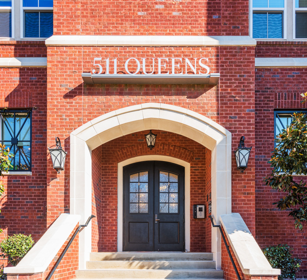 511 Queens Image 16