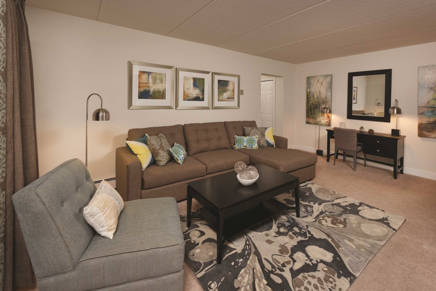 Golf Club Apartments and Townhomes Image 23