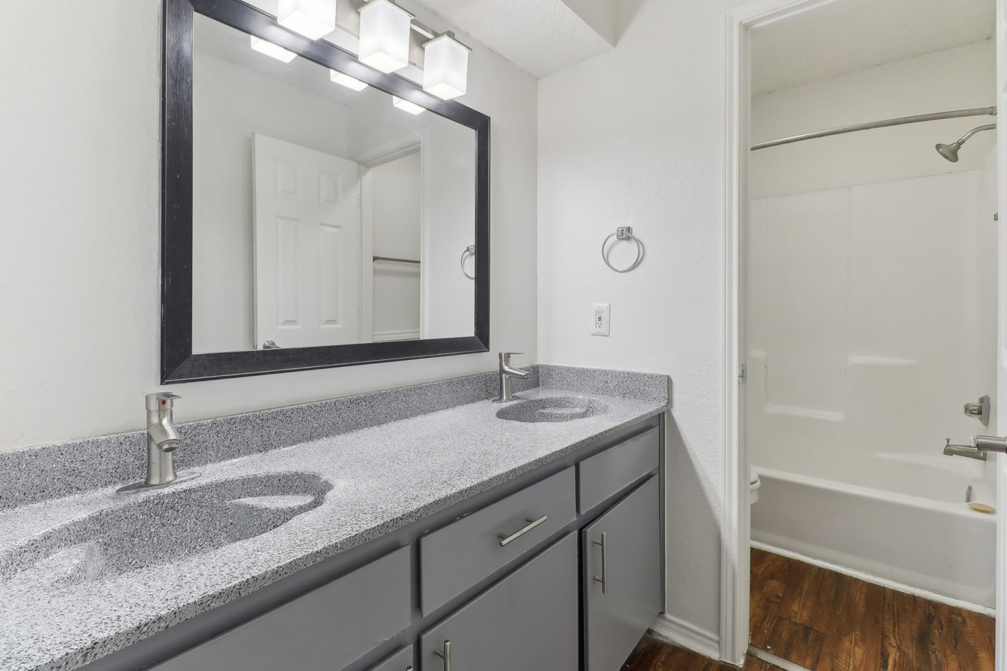 Hampton Townhomes Image 16