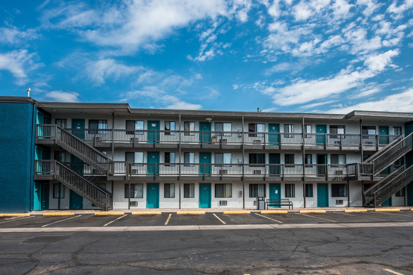 Parkwood Plaza Image 17