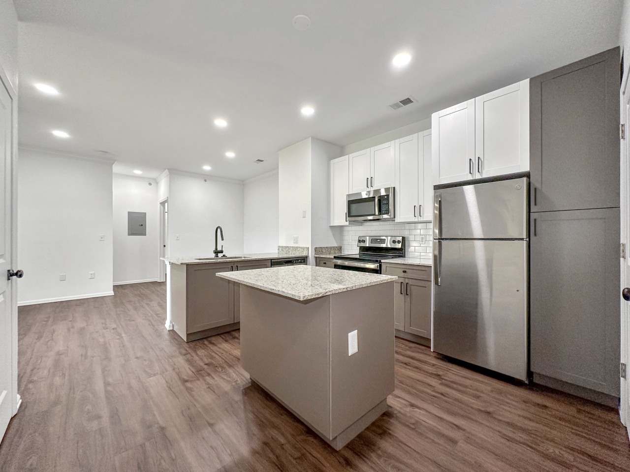 92 West Image 22